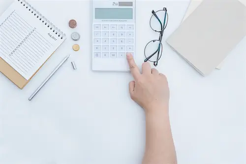 城管局参照什么法律工作